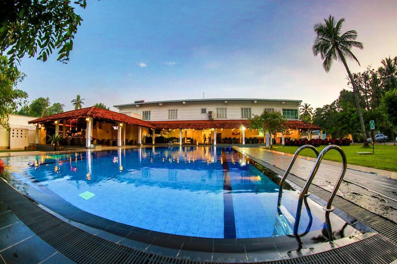 The Covanro Airport Hotel - Katunayake Gampaha Exterior foto