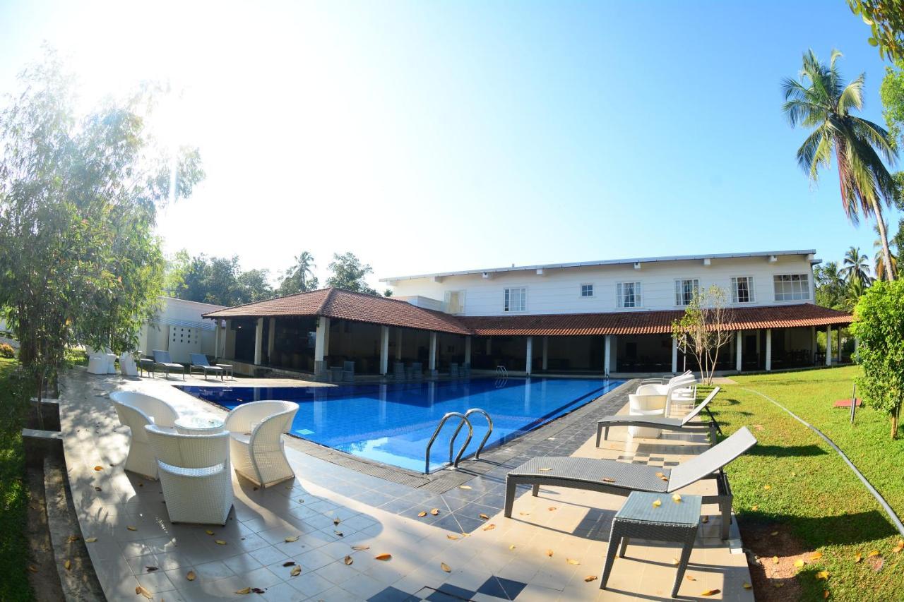 The Covanro Airport Hotel - Katunayake Gampaha Exterior foto