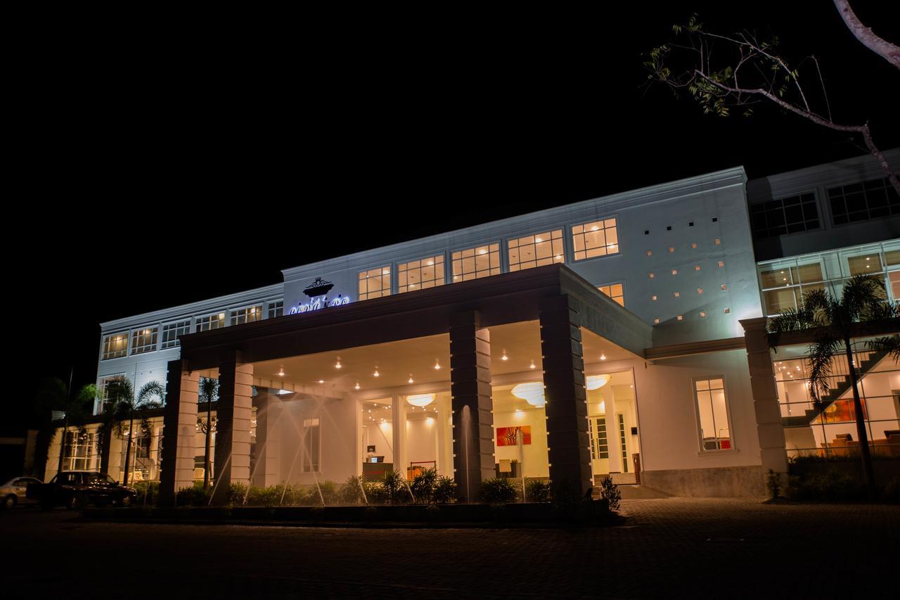 The Covanro Airport Hotel - Katunayake Gampaha Exterior foto