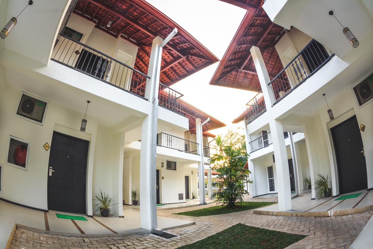 The Covanro Airport Hotel - Katunayake Gampaha Exterior foto